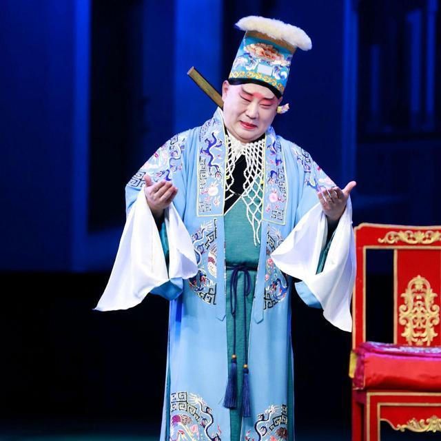 郭德纲没去看演出栾云平高情商晒照来解围网友直呼爱徒真棒