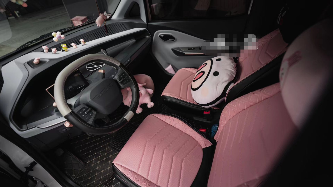 膜呗改色案例宝骏e200换色绸缎粉真的是甜蜜的邂逅