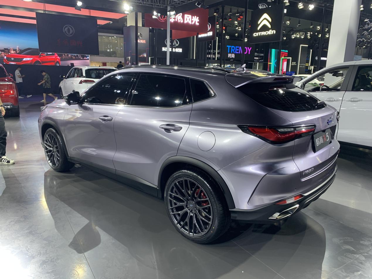 2021款长安欧尚x5,轴距2710毫米,180马力动力不错-新浪汽车