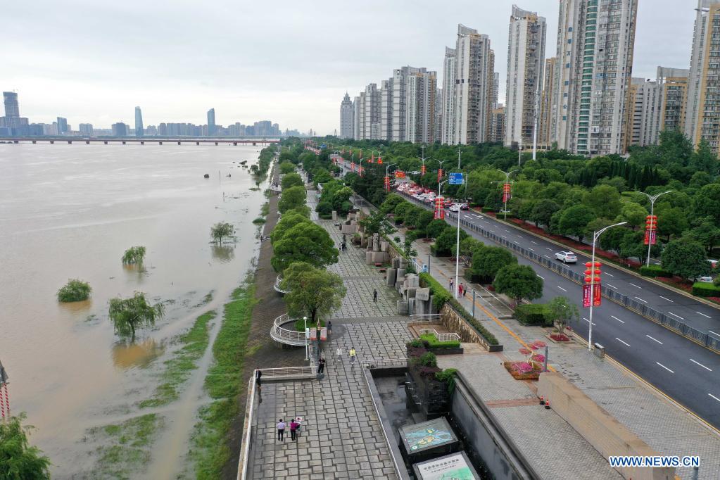 Aerial photo taken on May 23, 2021 shows trees immersed in water along the Ganjiang River in Nanchang, east China's Jiangxi Province. Water level of Ganjiang River has been rising due to the torrential rain. (Xinhua/Peng Zhaozhi)