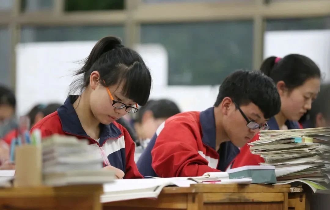 老家河南,考大学真难!为了孩子考大学,越来越多的家长选择逃离