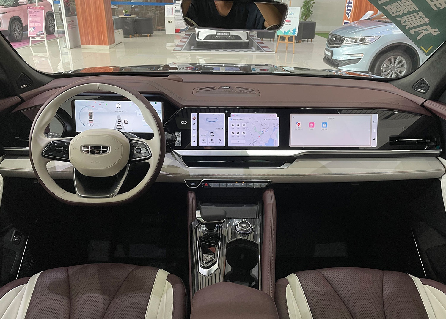 越级尺寸 豪装内饰 动力足配置全 吉利星越l实拍简评-新浪汽车