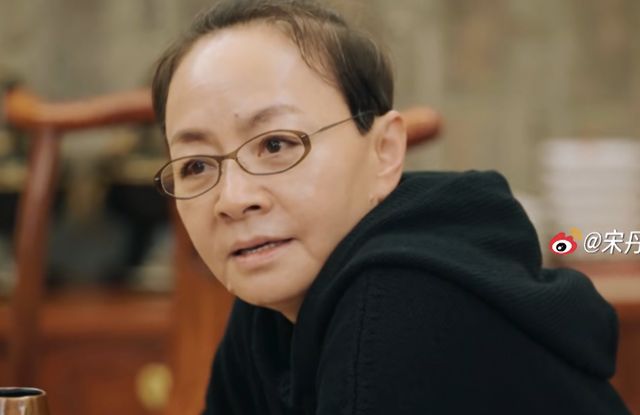 郭麒麟教养好情商高见面宋丹丹的开场语商务范儿太足