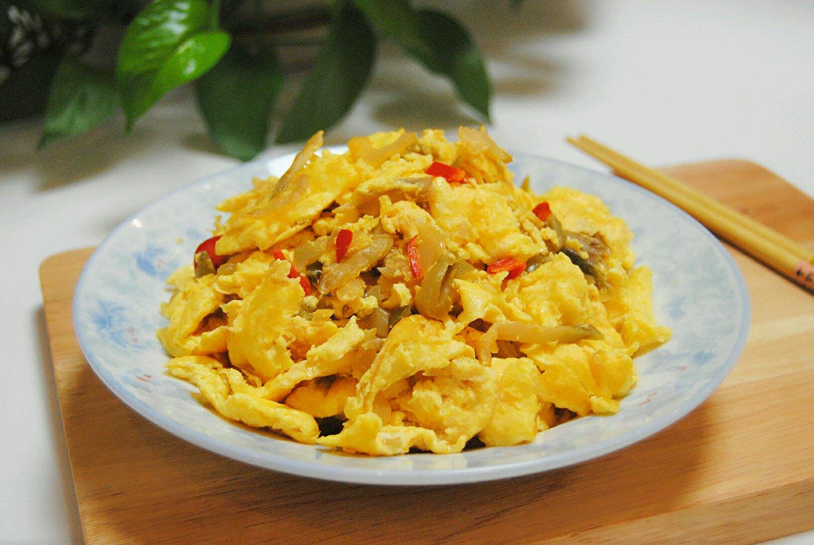 学会这样做榨菜炒鸡蛋,美味解馋超下饭,好吃到根本停不下来|榨菜|炒