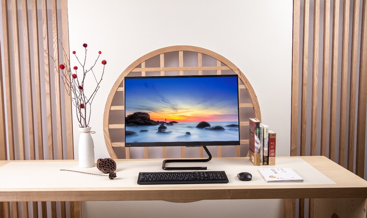 走在潮流尖端的硬件配置,外加炫酷rgb的桌面氛围,这对于办公场景来说