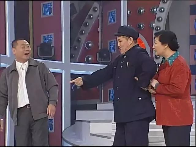 《卖车》《卖拐》让人印象深刻,至今都是经典,这个系列的小品还被评为