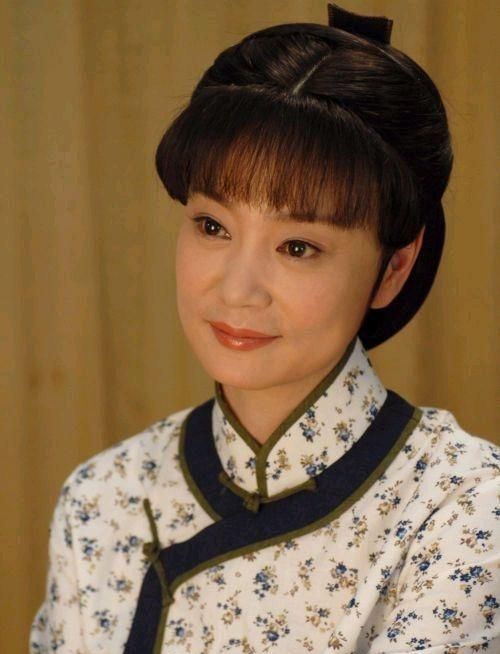 刘雪华曾是琼瑶御用女主为爱情摘掉子宫前夫坠楼后未再嫁人