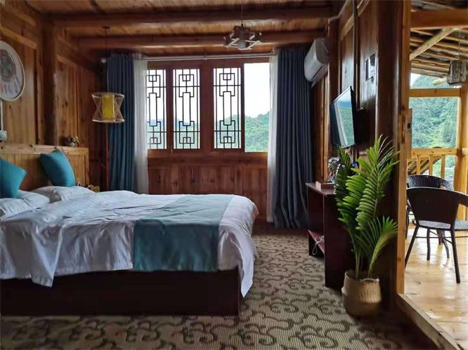 贵州西江千户苗寨蝴蝶沐轩阁客栈民宿木质吊脚楼感受偷婚趣事