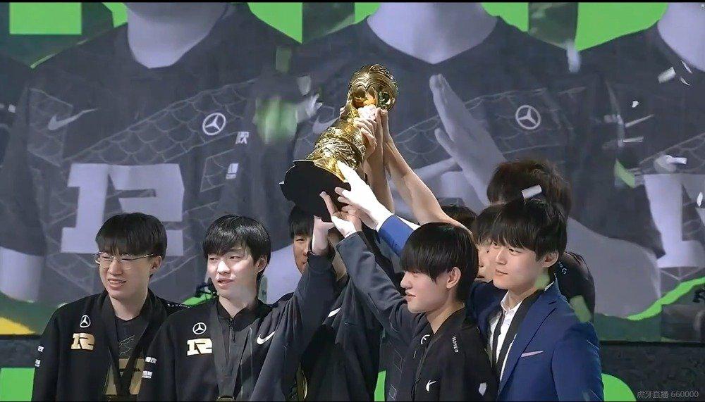 再次恭喜rng夺得2021msi冠军! 今年是绿色的雨