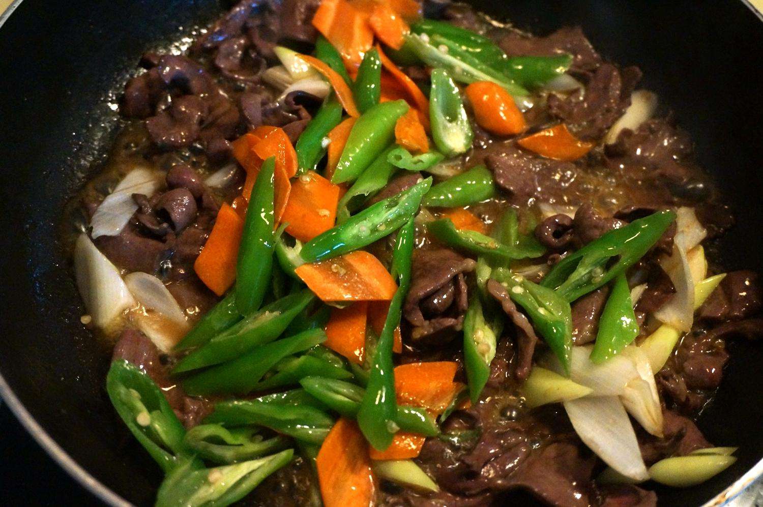 学会这样做葱爆猪心,美味解馋超好吃,解馋下饭,一次一盘不够吃|猪心