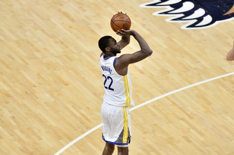 维金斯练习新的投篮包 连续后撤步命中远射|投篮|维金斯_新浪新闻