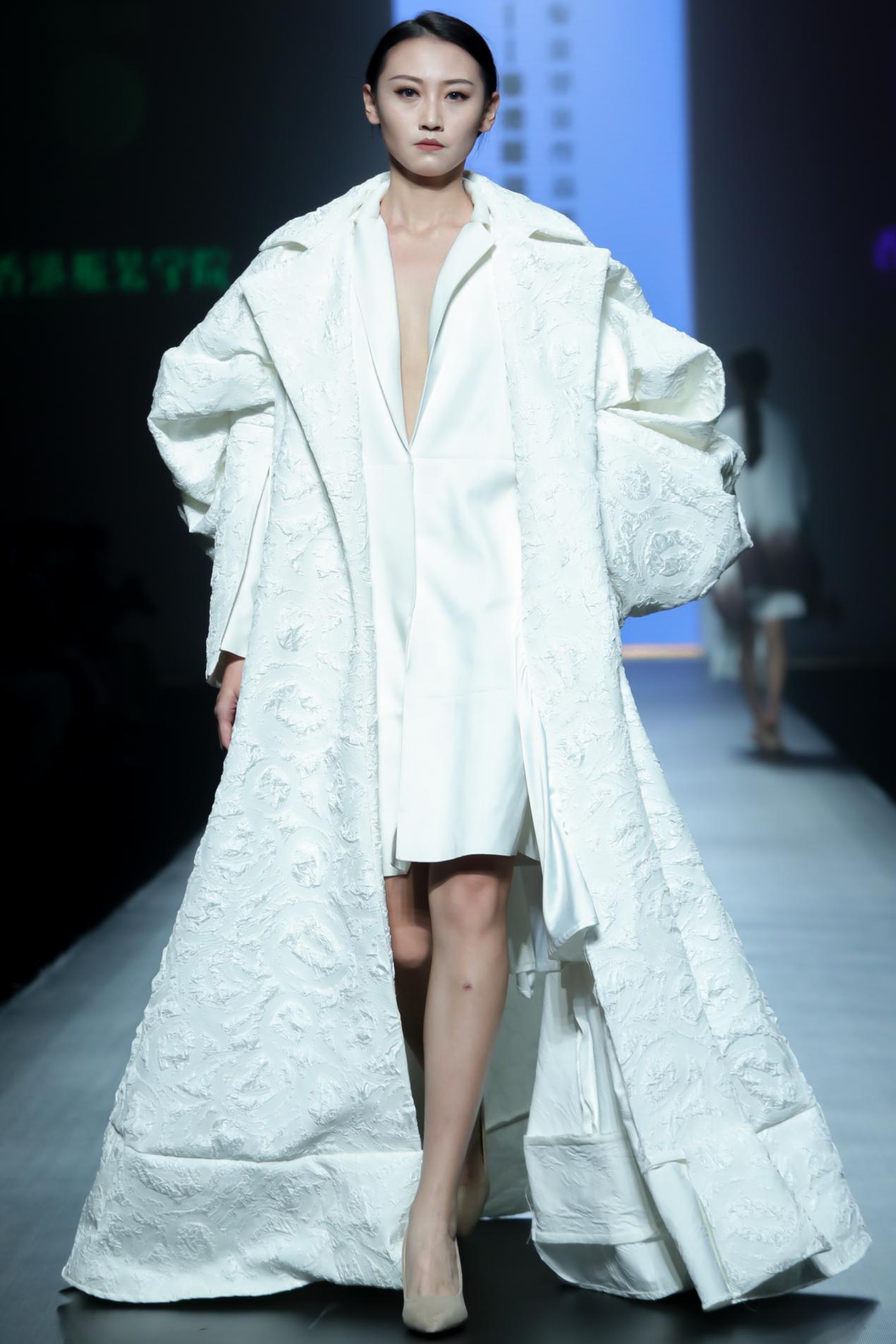 燃爆五月大学生时装周2021撷英香港服装学院毕业设计作品展看点多