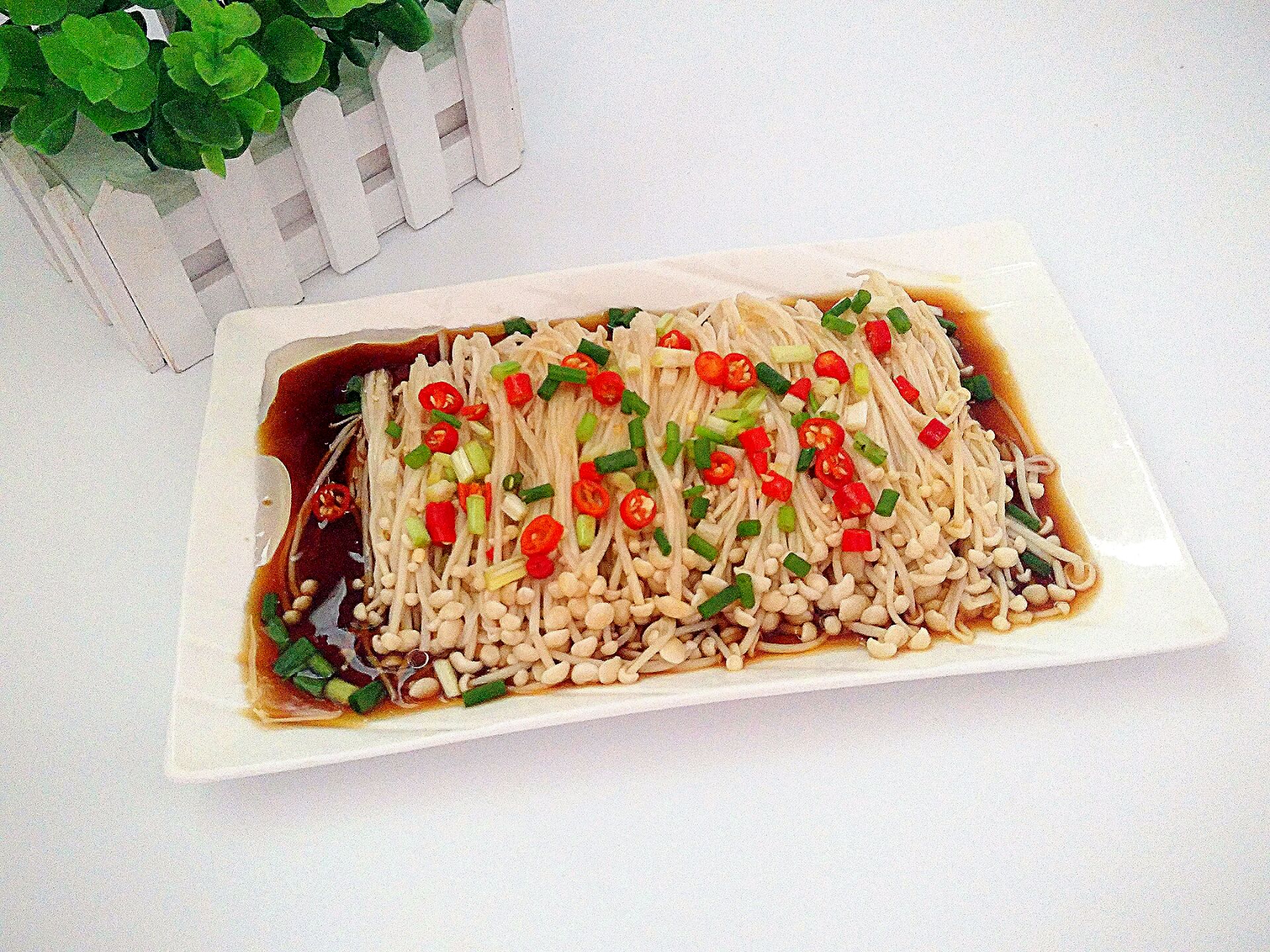 白灼金针菇口感独特鲜香味美香味十足味道好做法简单又快手