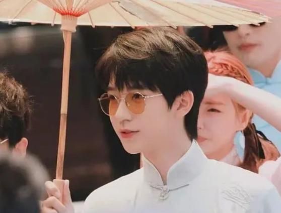 严浩翔贺峻霖《快本》同框路透,同是00后爱豆,这颜值差得有点远休闲区蓝鸢梦想 - Www.slyday.coM 严浩翔贺峻霖《快本》同框路透,同是00后爱豆,这颜值差得有点远休闲区蓝鸢梦想 - Www.slyday.coM