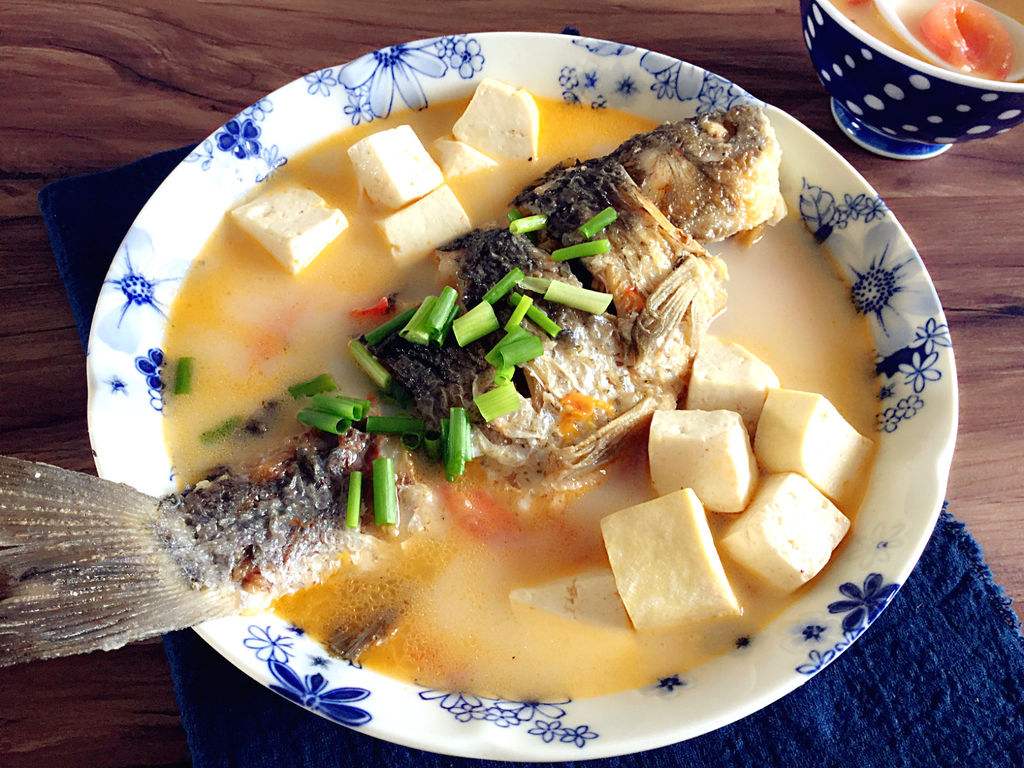 教你开胃又解馋的番茄豆腐鱼汤,鲜美入味,好吃到根本停不下来