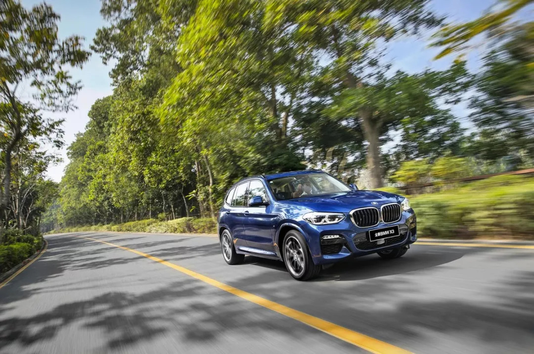 大鼻孔设计1025英寸大屏幕没加长的新选手宝马x3最新简析