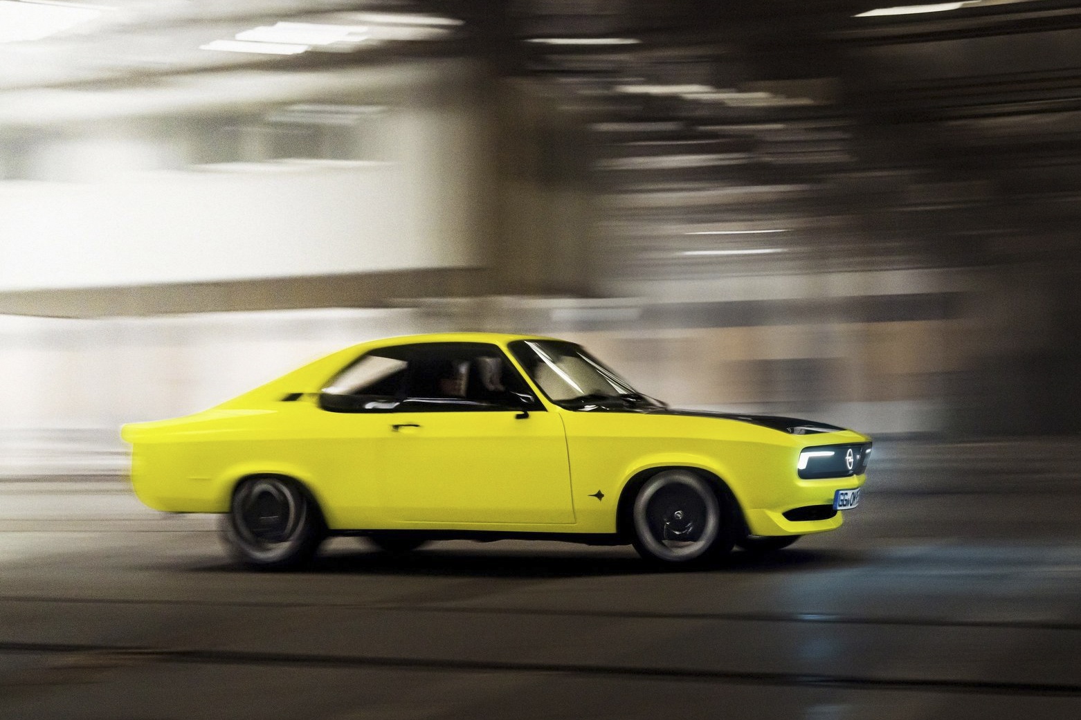 欧宝推出曼塔gseelektromod概念车复古与电动结合