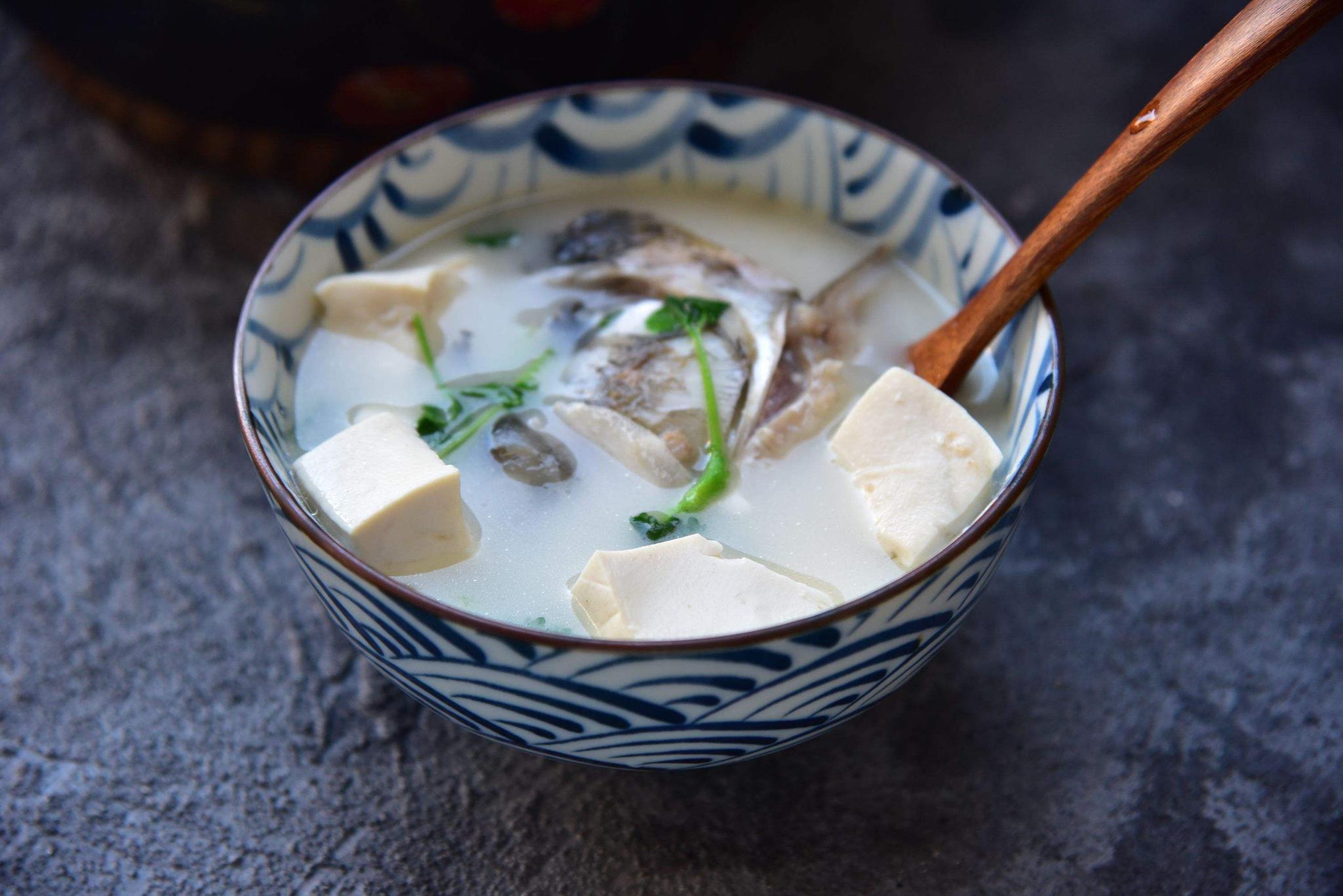 教你开胃又解馋的番茄豆腐鱼汤,鲜美入味,好吃到根本停不下来