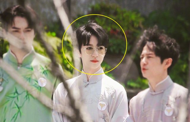 严浩翔贺峻霖《快本》同框路透,同是00后爱豆,这颜值差得有点远休闲区蓝鸢梦想 - Www.slyday.coM 严浩翔贺峻霖《快本》同框路透,同是00后爱豆,这颜值差得有点远休闲区蓝鸢梦想 - Www.slyday.coM