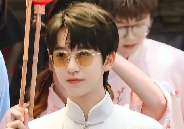 严浩翔贺峻霖《快本》同框路透,同是00后爱豆,这颜值差得有点远休闲区蓝鸢梦想 - Www.slyday.coM 严浩翔贺峻霖《快本》同框路透,同是00后爱豆,这颜值差得有点远休闲区蓝鸢梦想 - Www.slyday.coM