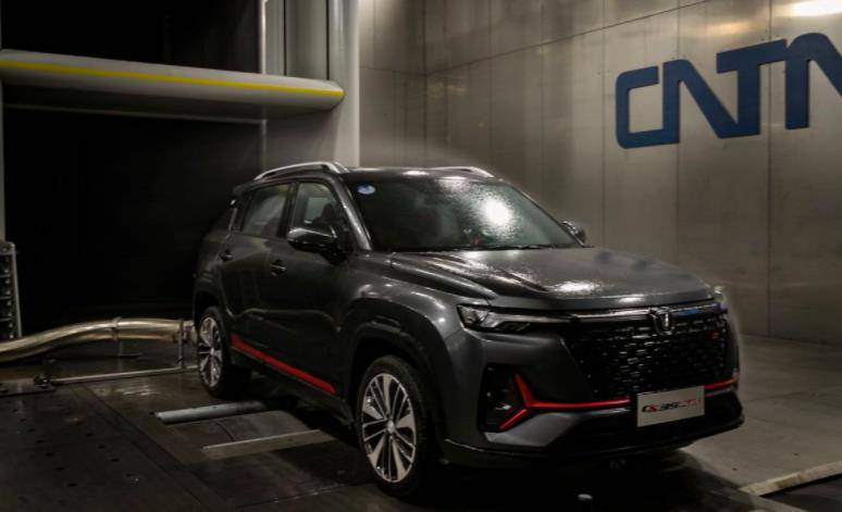 "明日青春号"发车,坐长安全新cs35plus迎击"狂风暴雨"挑战