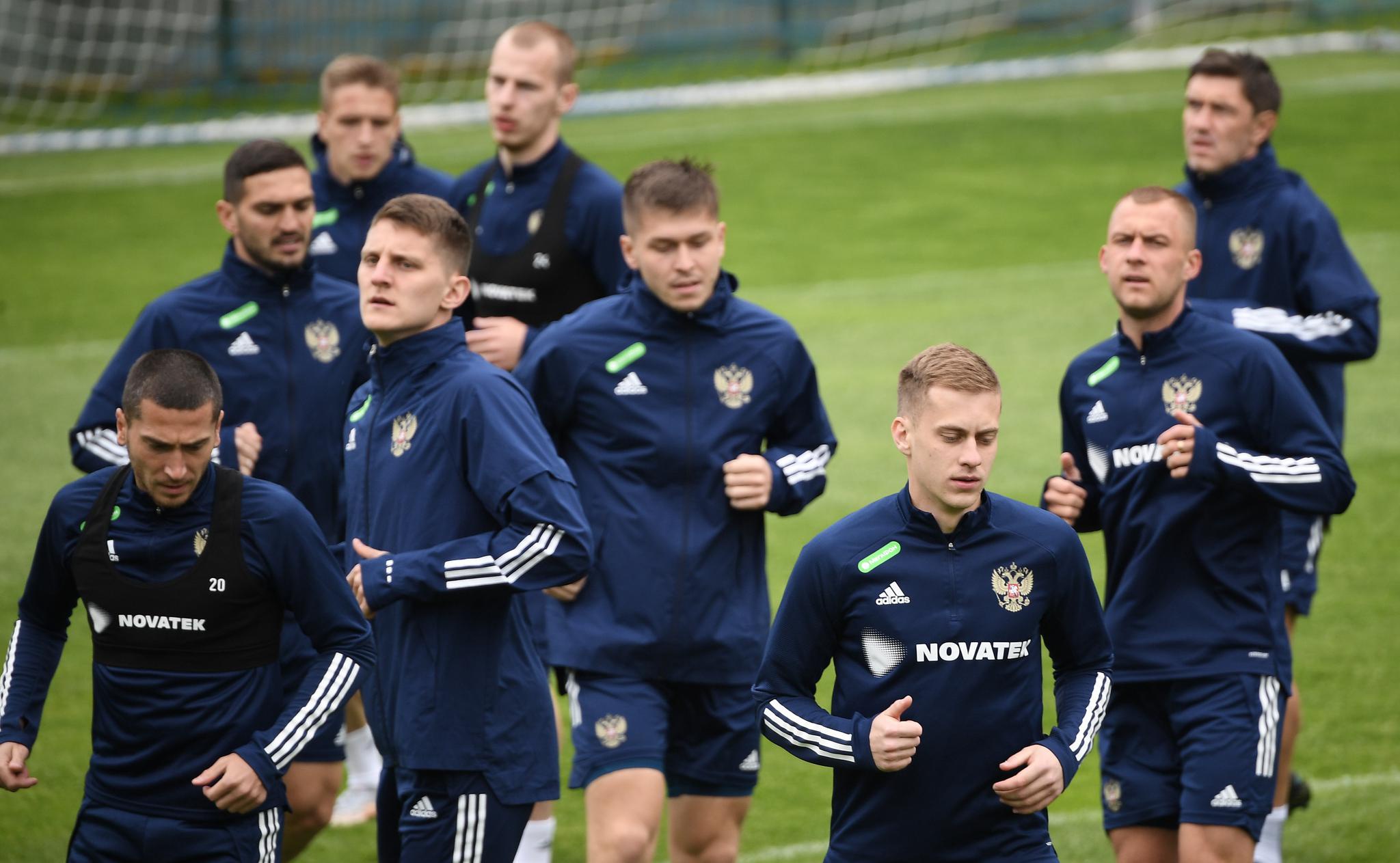 足球——俄罗斯队备战欧锦赛|俄罗斯队|卫星|训练_新浪新闻