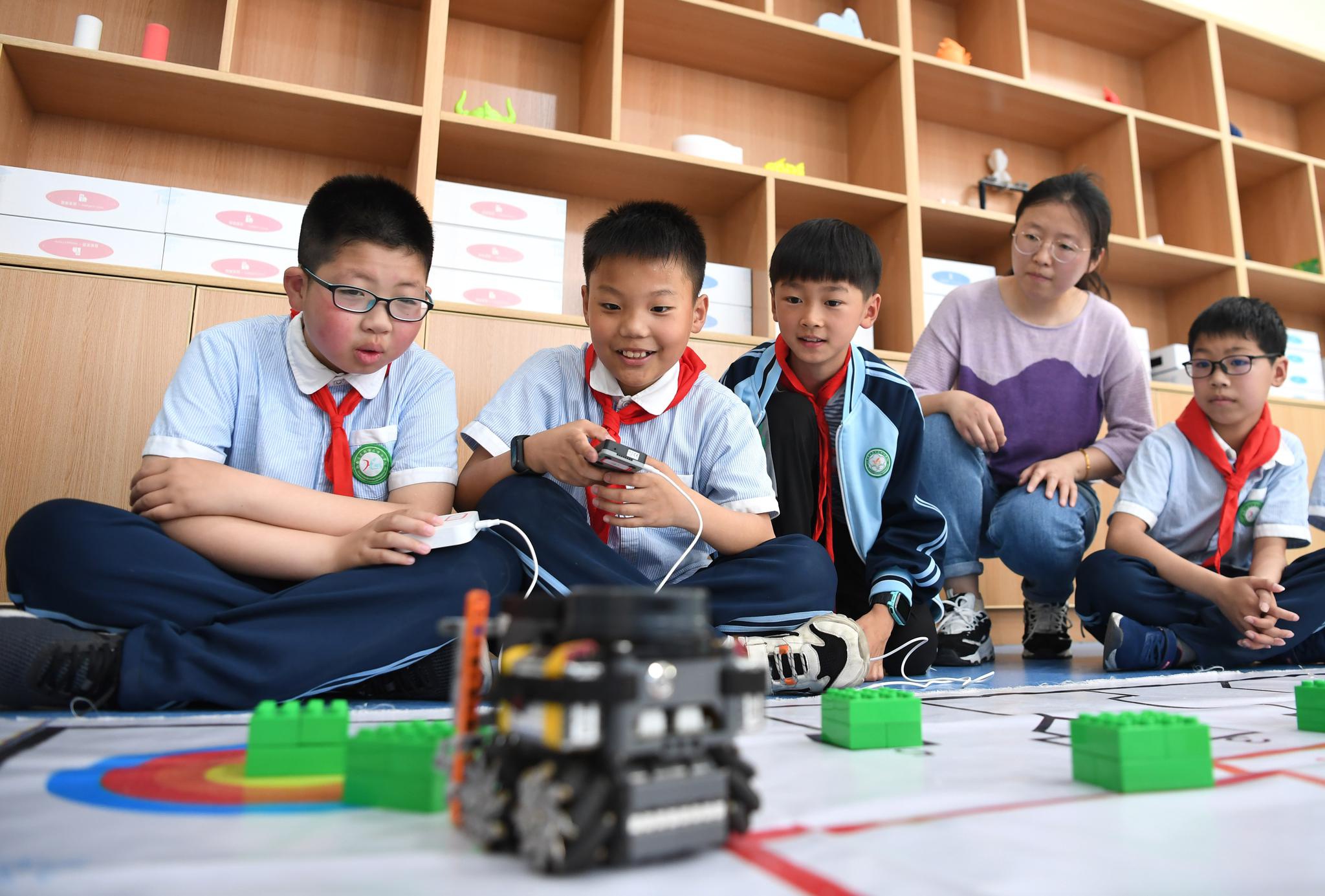 "小创客科技秀"