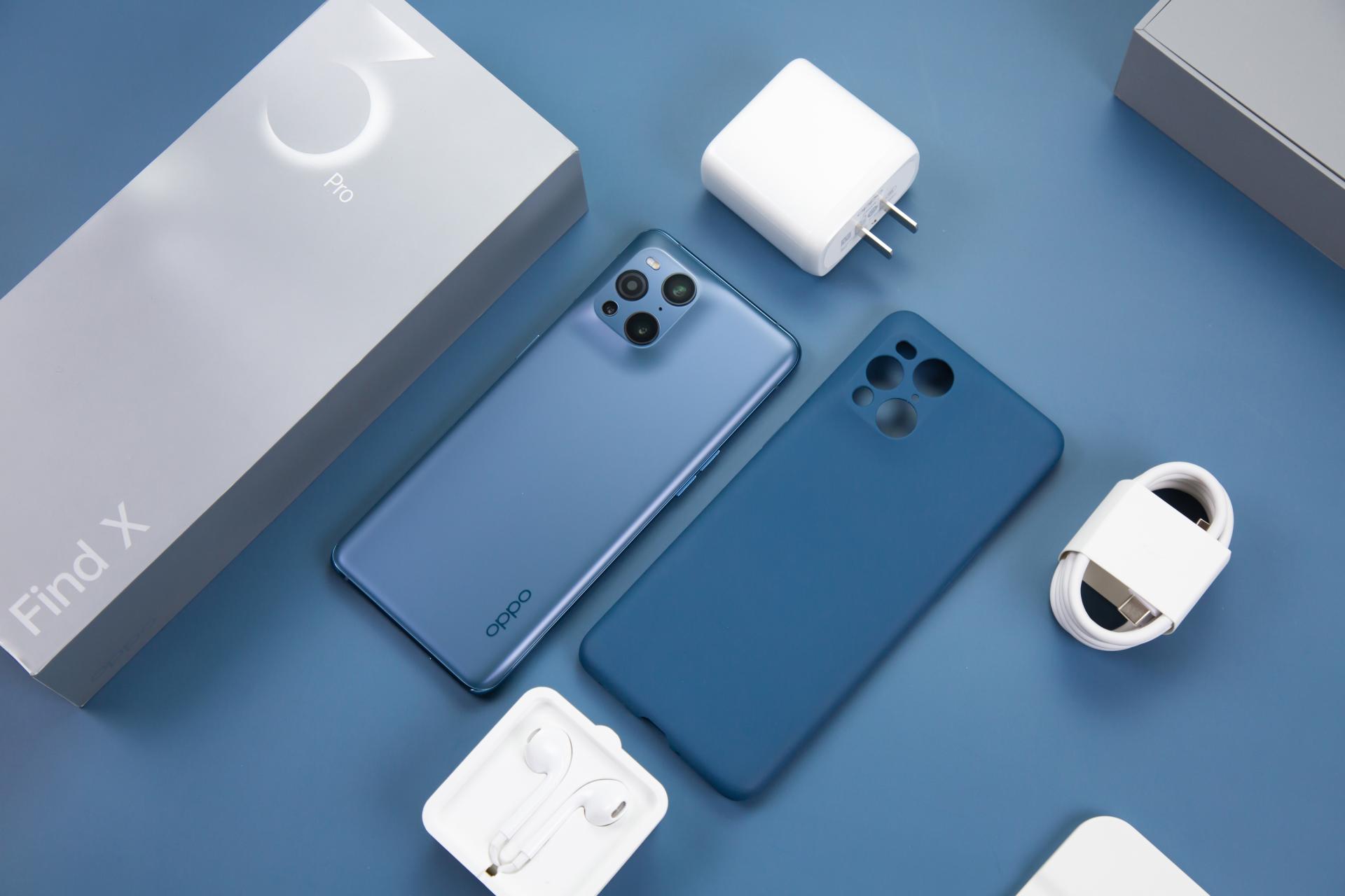 首先oppo find x3 pro的外观就很圈粉我,圆润的机身设计与配色很养眼.