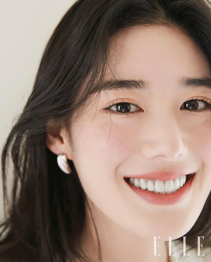 今年已经42岁的郑恩彩,韩娱最白清冷美人之称,这脸也太年轻了吧