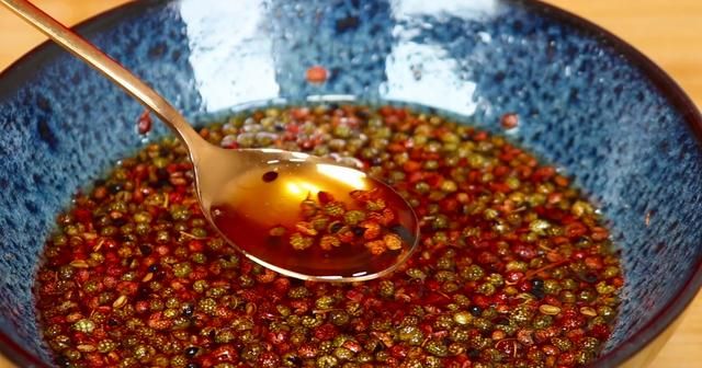 花椒油别直接下锅炸教你饭店不外传花钱买不到做法又香又麻