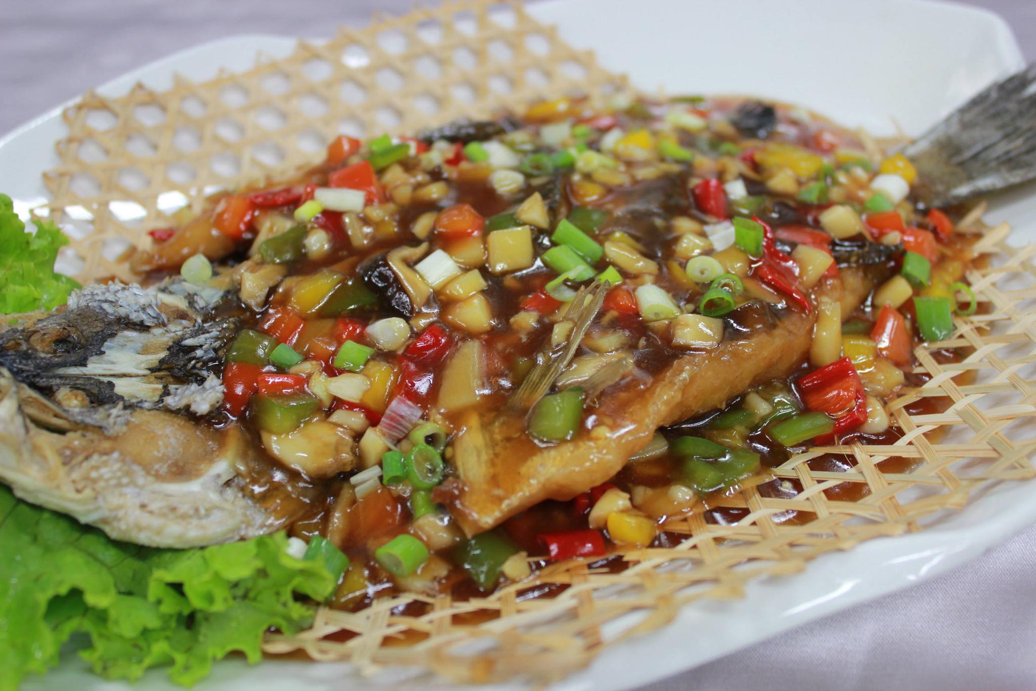 原来干烧鲈鱼这样做更加美味,吃一口就让人忘不了,孩子们特喜欢|鲈鱼