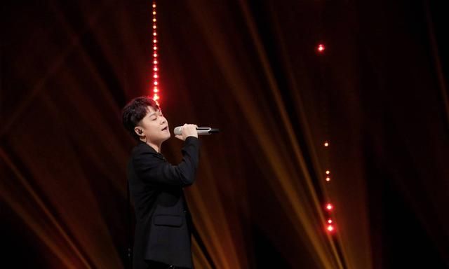 《谁是宝藏歌手》中,全能唱作人加号歌手ice paper魏然搭档平行号歌手