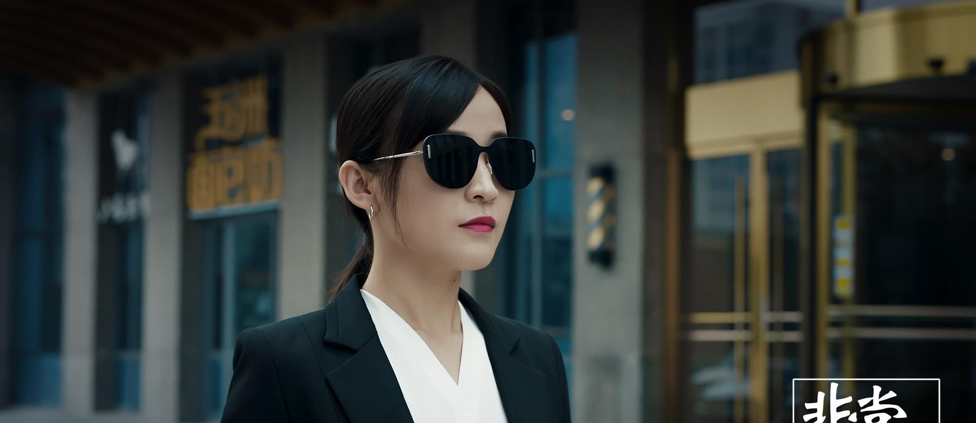 电影《非常保镖》:隐藏式细节,低开高走的烧脑剧情,看完才过瘾