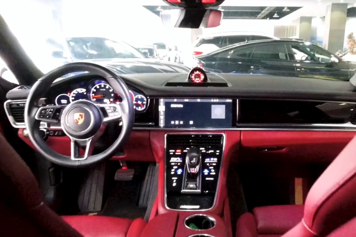 实拍保时捷panamera4行政加长版全车最便宜的选装要7000块