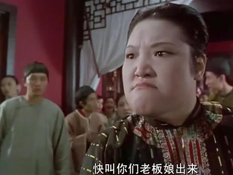 周星驰经典《九品芝麻官》烈火奶奶表演恶狠坏,想模仿也得有实力