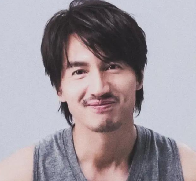 不老男神只服言承旭45岁如韩国欧巴何炅真不算什么