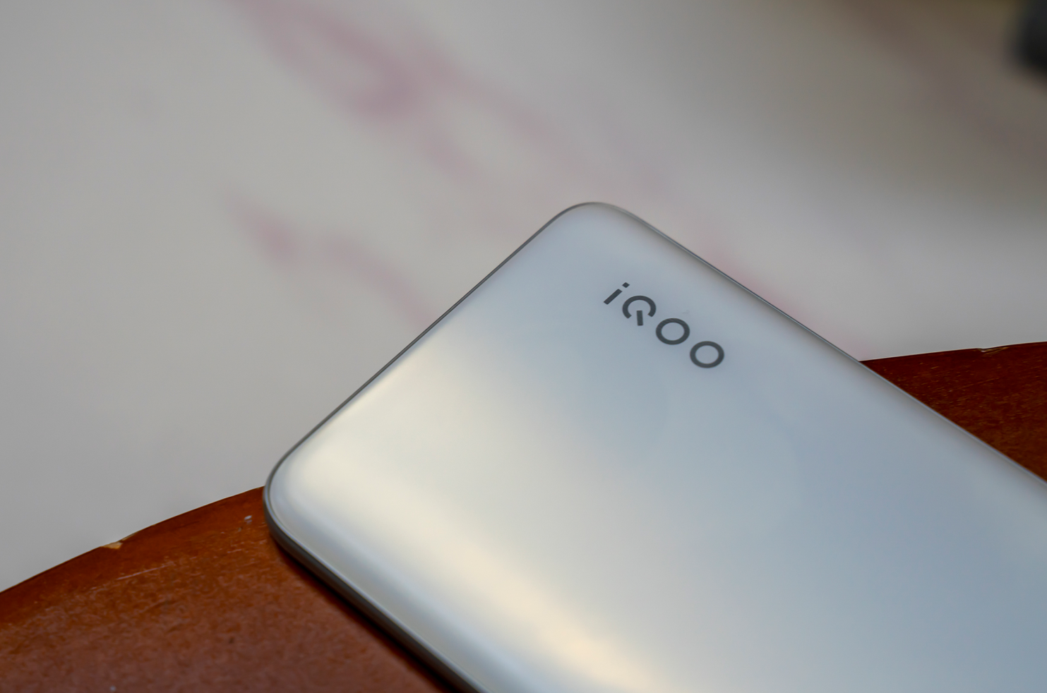 iqoo neo5活力版图赏,狙击红米note10胜算几何