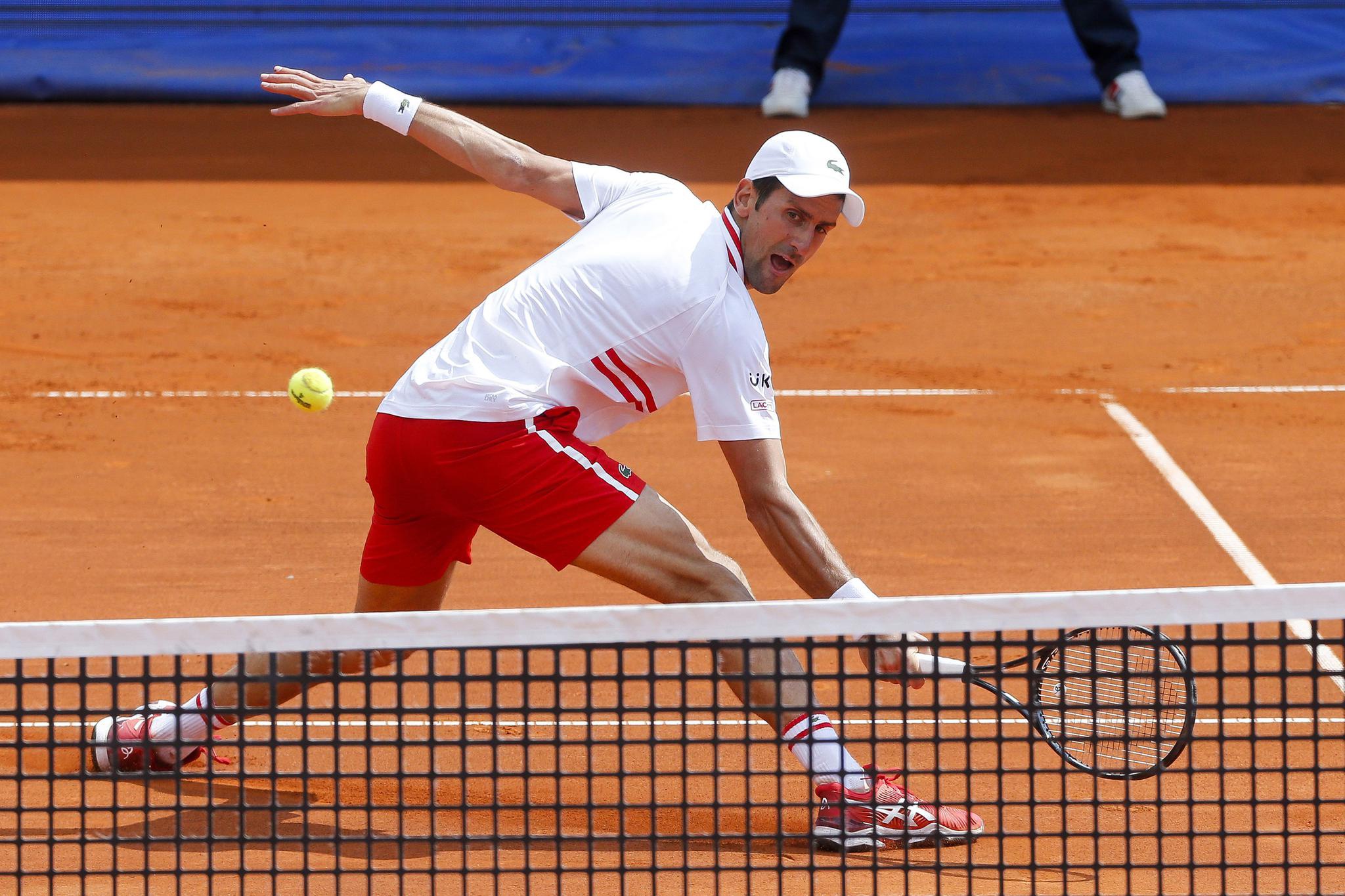 网球——贝尔格莱德公开赛:焦科维奇晋级