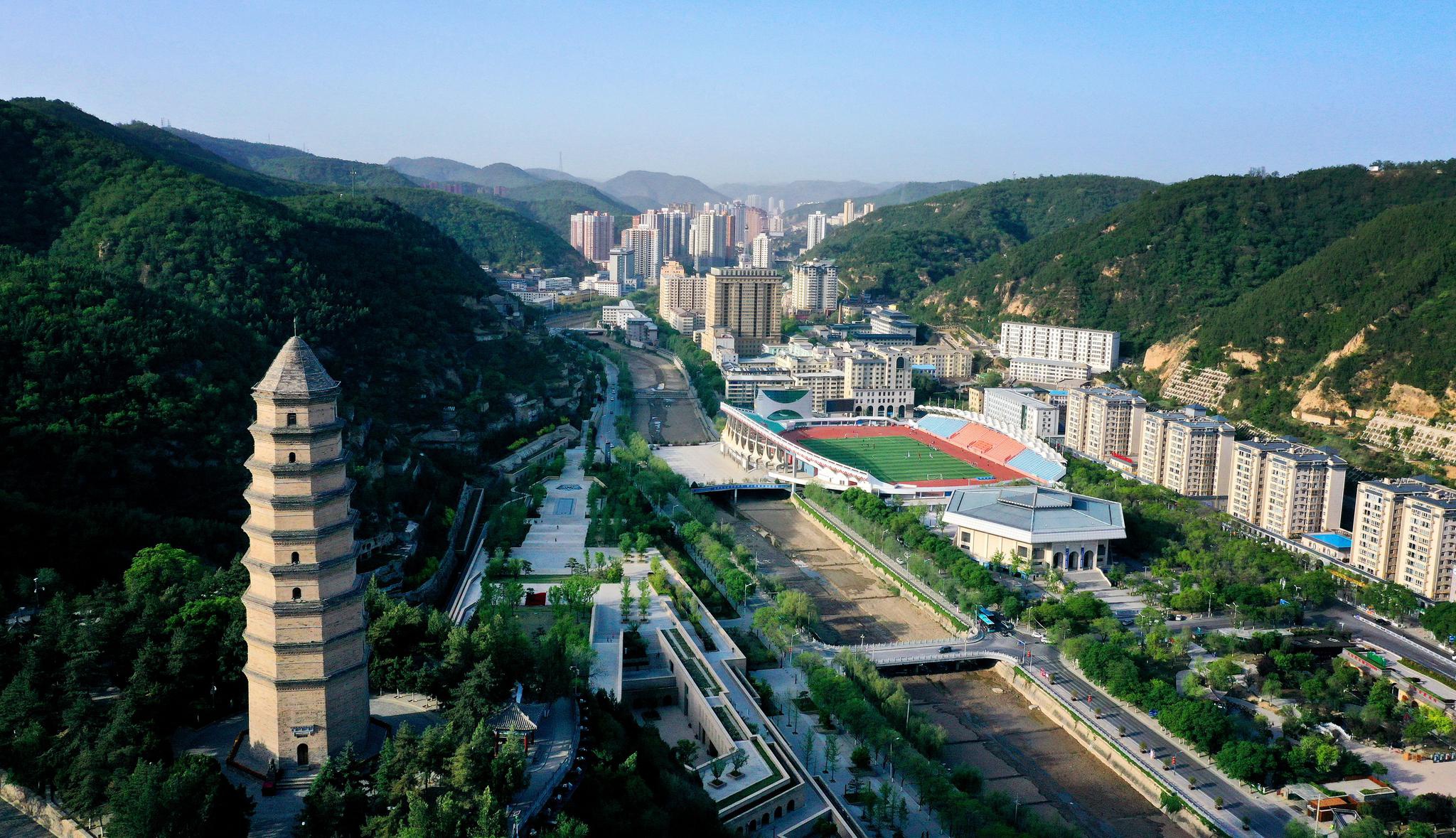 新华社记者 刘潇 摄5月7日拍摄的延安新区(无人机照片).