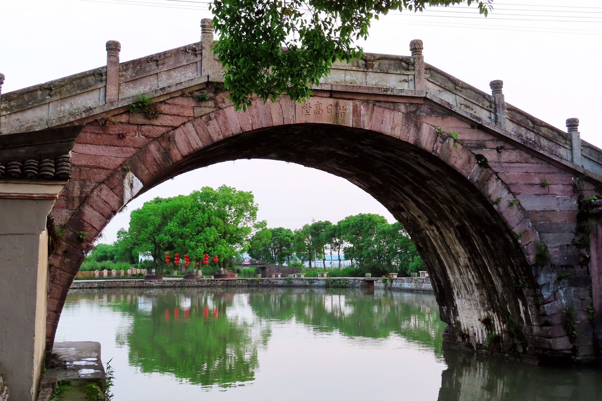 墙绘写满乡愁,竟是一个古村|基督教堂|古桥|高桥_新浪新闻