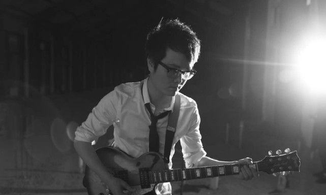 歌手海峰跳楼自杀,神情憔悴瘦了很多,早年日记曝光从小被抛弃