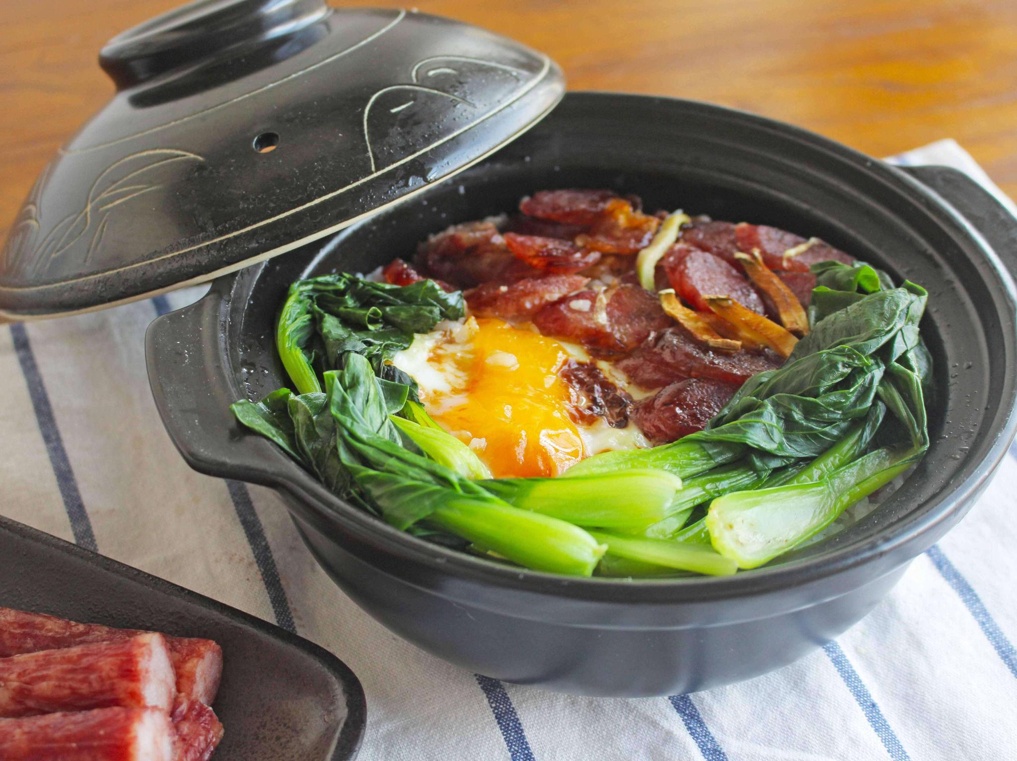 原来腊味煲仔饭这样做更好吃,孩子天天嚷着要吃,上桌就扫光光