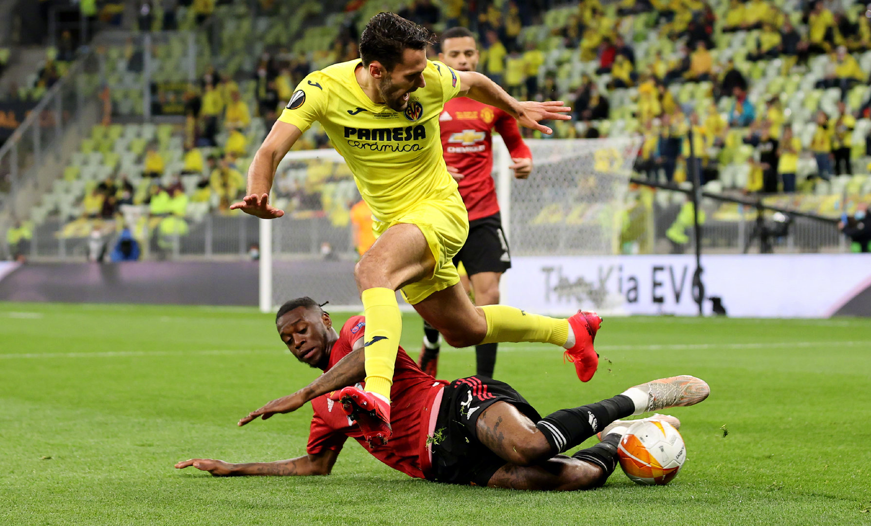 埃梅里杯!1-1,11-10!德赫亚罚丢点球,黄潜击败曼联夺欧联杯