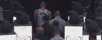 突发!威少崴脚伤退,球迷扔杂物喷垃圾话,三双王暴怒险造冲突休闲区蓝鸢梦想 - Www.slyday.coM 突发!威少崴脚伤退,球迷扔杂物喷垃圾话,三双王暴怒险造冲突休闲区蓝鸢梦想 - Www.slyday.coM