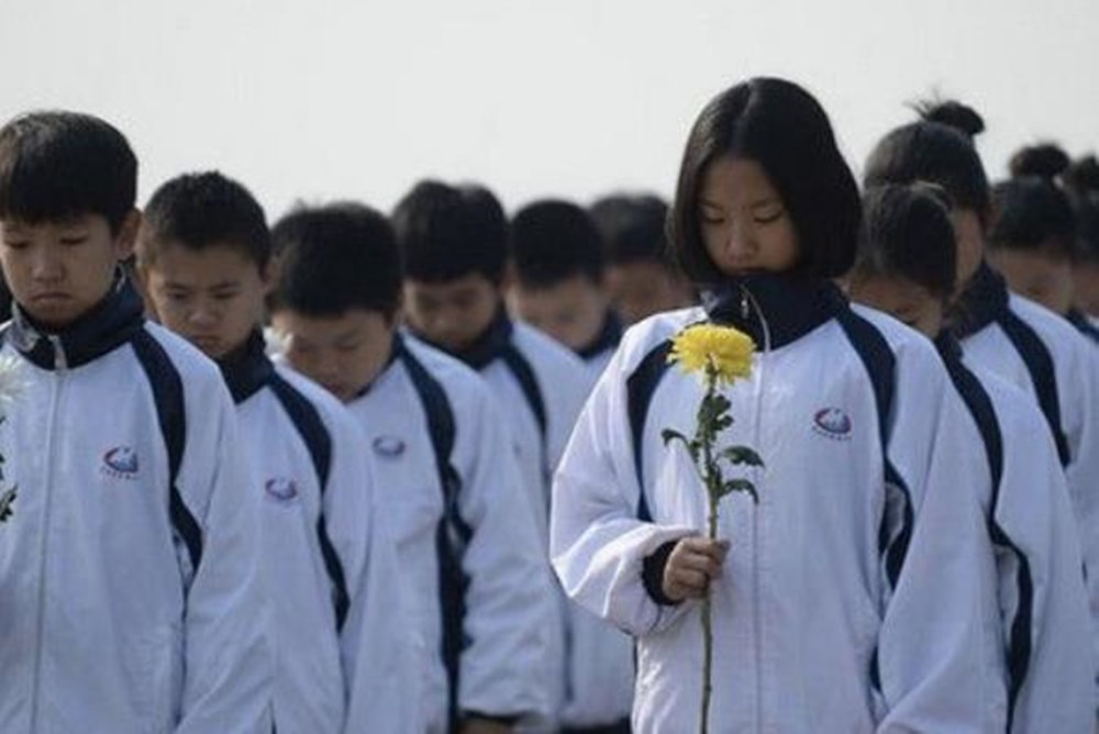 烈士子女高考加20分惹争议，女孩表态让众人闭嘴，谁能还我爸爸？休闲区蓝鸢梦想 - Www.slyday.coM