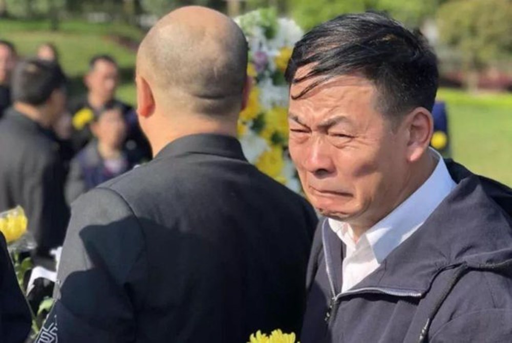 烈士子女高考加20分惹争议，女孩表态让众人闭嘴，谁能还我爸爸？休闲区蓝鸢梦想 - Www.slyday.coM