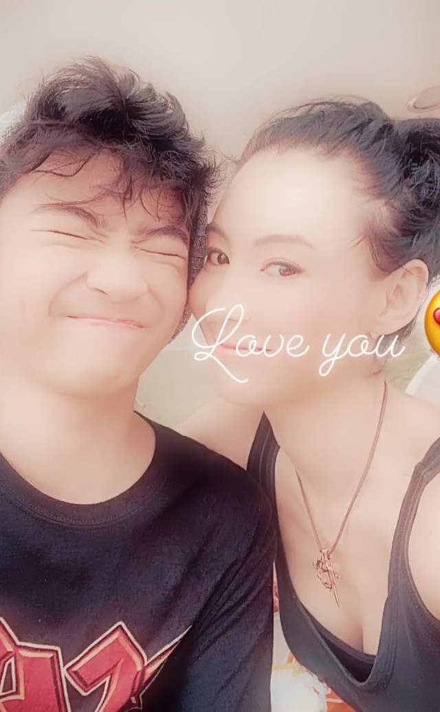 张柏芝两个儿子转学到上海,由保镖接送放学,兄弟俩帅气高冷休闲区蓝鸢梦想 - Www.slyday.coM 张柏芝两个儿子转学到上海,由保镖接送放学,兄弟俩帅气高冷休闲区蓝鸢梦想 - Www.slyday.coM