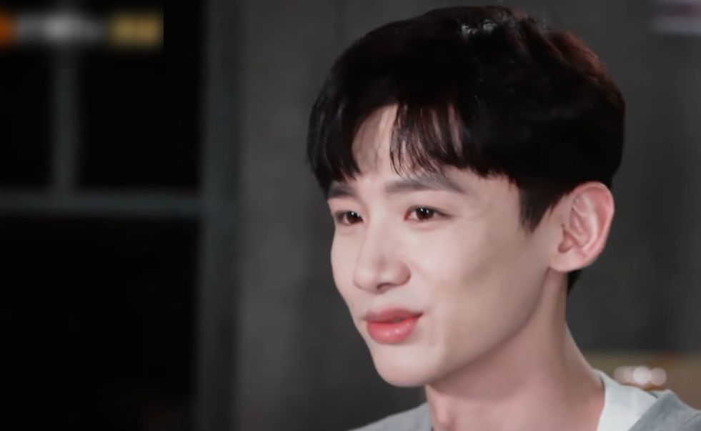 与邓伦对比明显,继鞋被踩后衣服也保不住了|密逃3|白敬亭|邓伦_欣浪