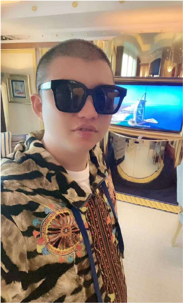 直播带货又出事主播二驴售卖上万台山寨机曾对辛巴落井下石