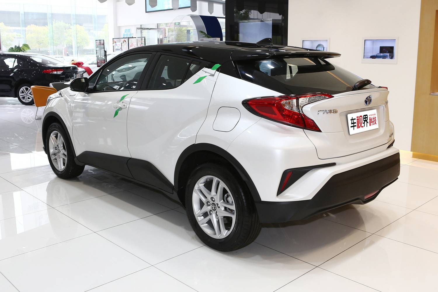 丰田chr双擎上市搭20l混动系统1698万起